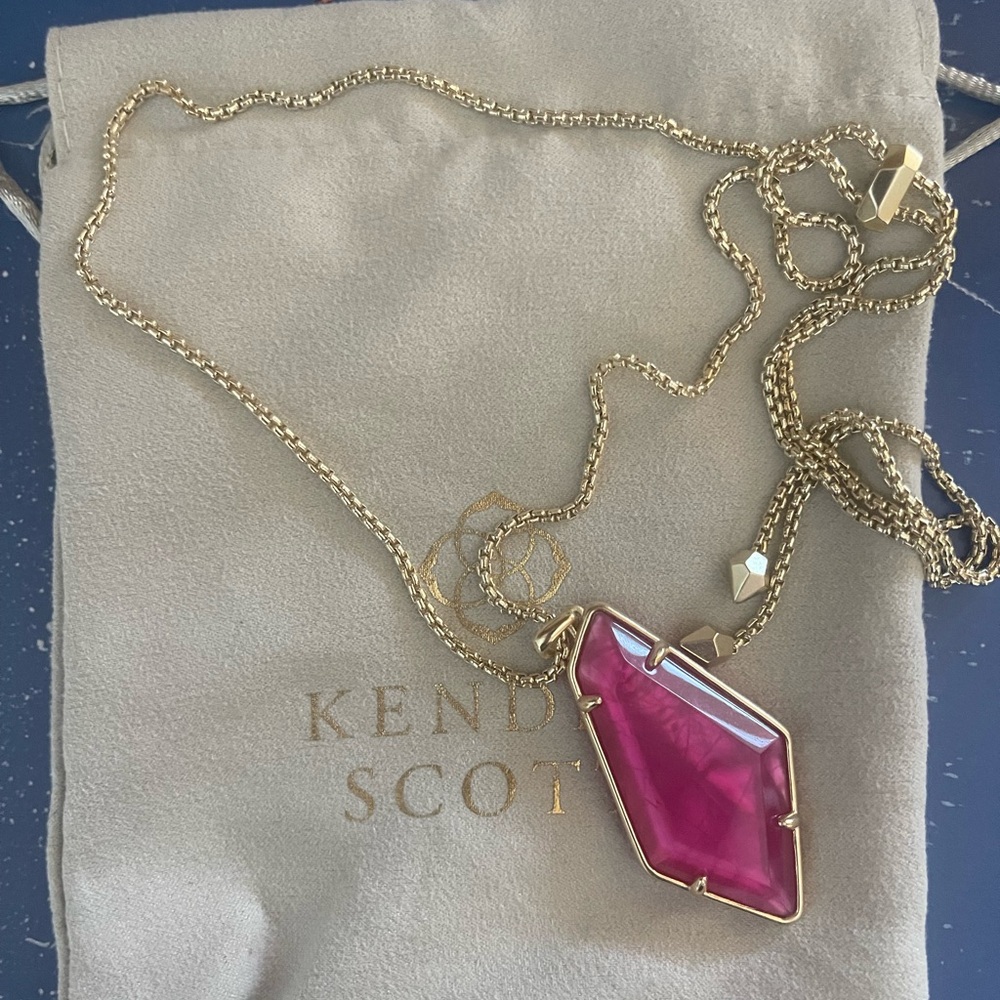Kendra Scott Alex Pendant gold long necklace in pink